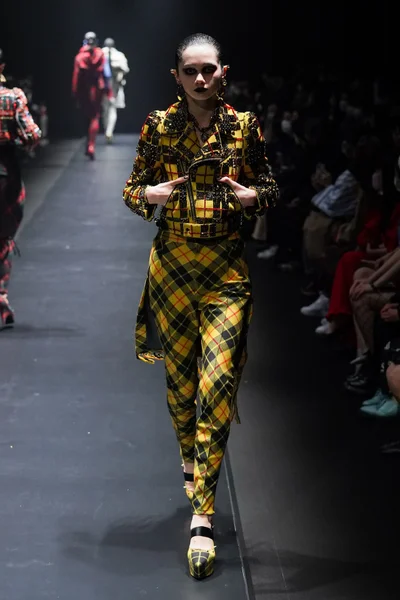 Look 35
